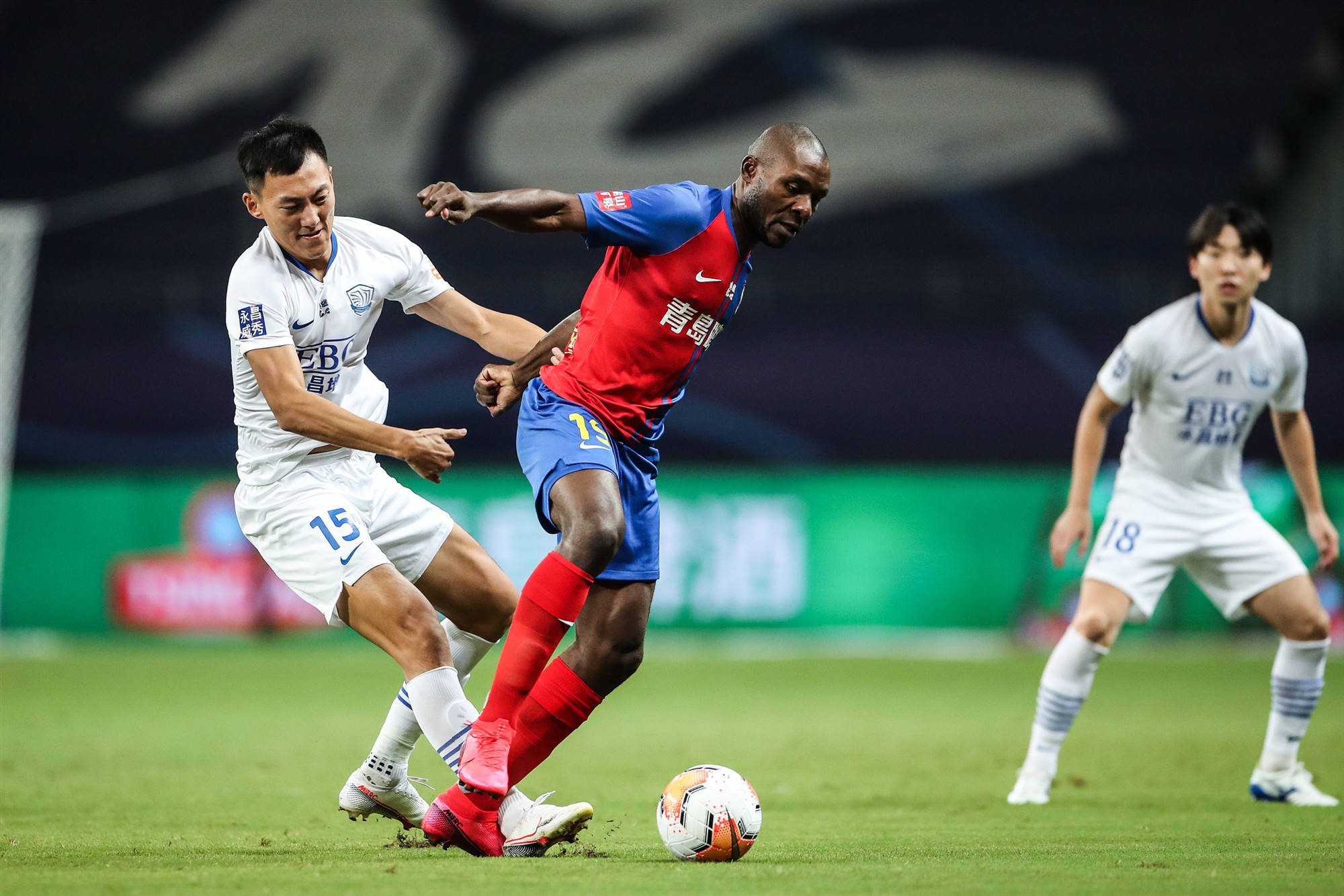 巴塞罗那迎中超关键赛，今晚遗憾出局，气氛紧张，赛季目标并未改变的简单介绍